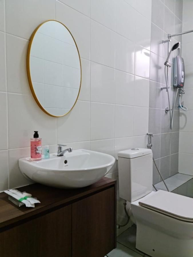 Rhr Deluxe Guesthouse Kinarut Papar Sabah - Pool View Екстериор снимка